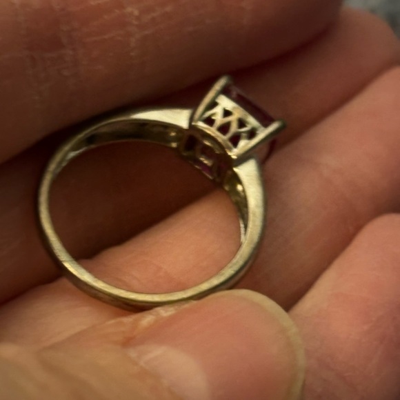 Ruby (Synthetic) with Diamond chips ( genuine) 925 stamped - Picture 11 of 12